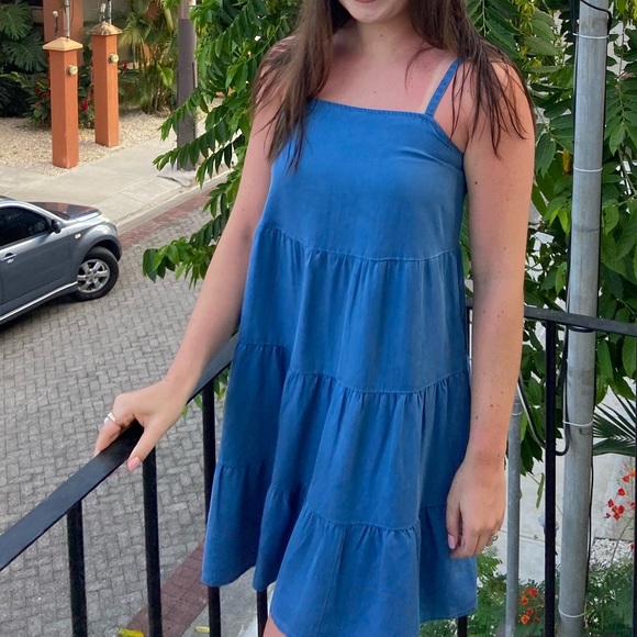 Denim Old Navy Dress with pockets!! - Picture 2 of 3